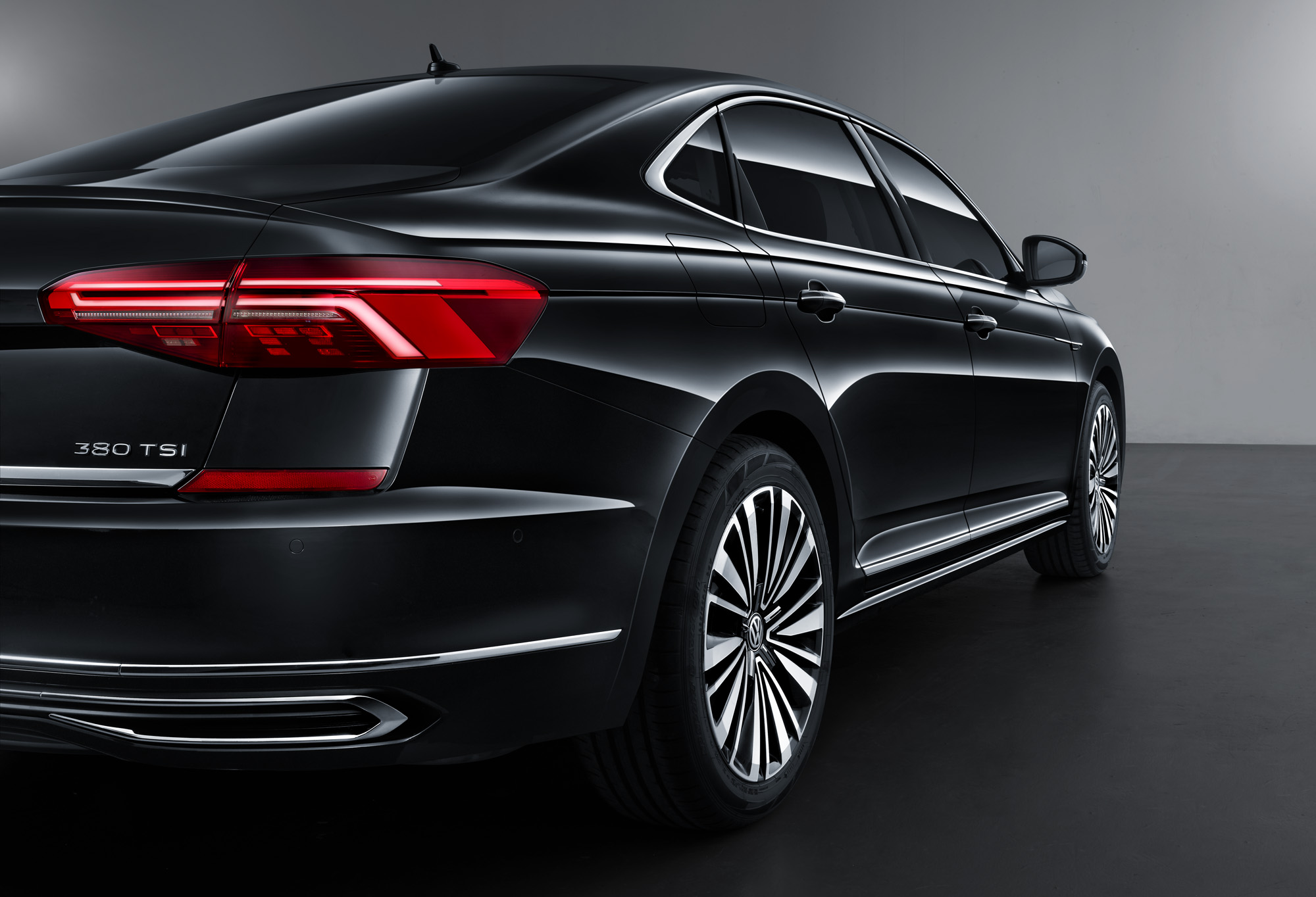 帕萨特以领先之姿树立中高级轿车价值新