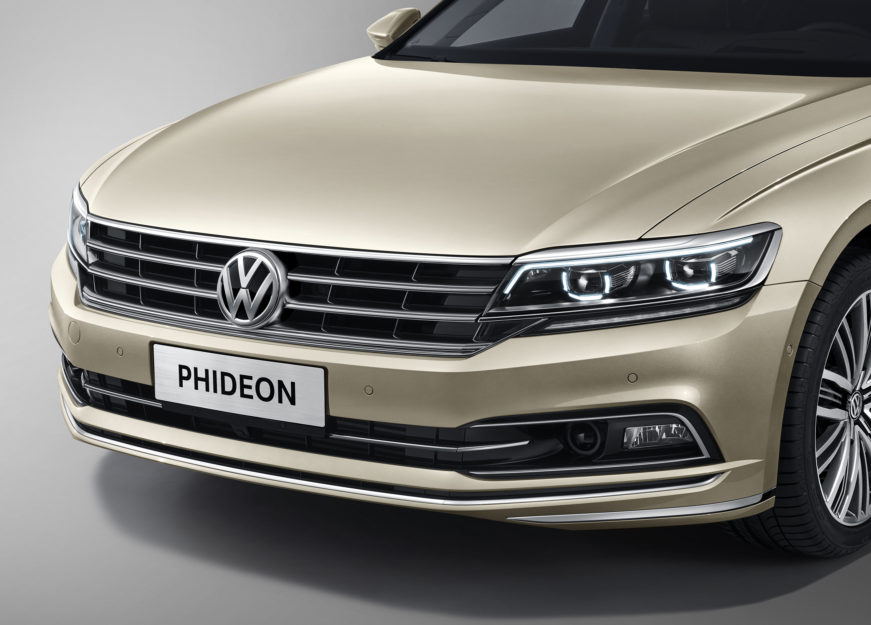 光辉岁月 见证荣耀 细数上汽大众phideon辉昂高端政商用车之路
